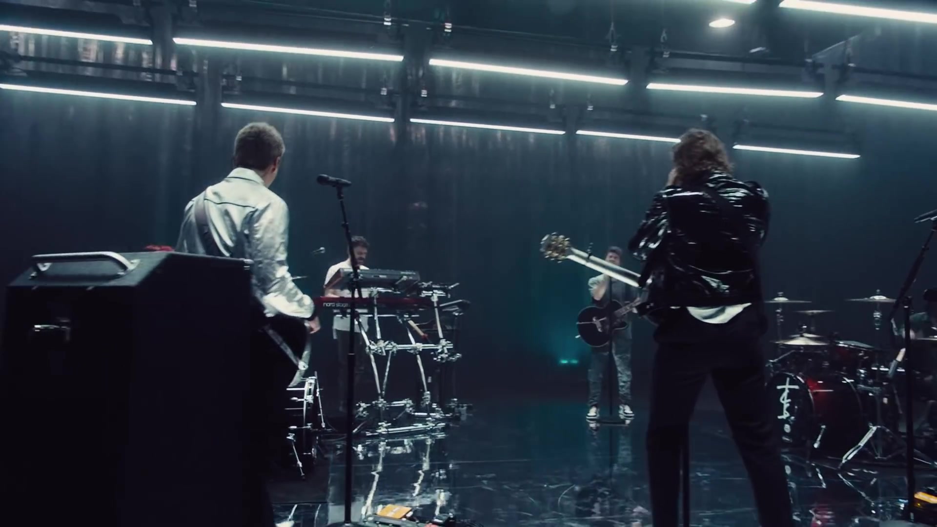 【官方/烟鬼】the chainsmokers, 5 seconds of summer - who do you
