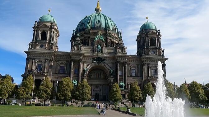 第72期：参观柏林洪堡大学，德国历史博物馆，柏林大教堂，波茨坦广场上的青年游行