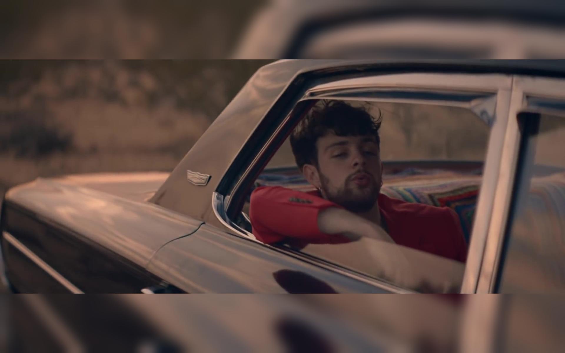 【Tom Grennan】Barbed Wire官方MV哔哩哔哩 (゜゜)つロ 干杯~bilibili