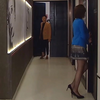 渣男与女秘书办公室亲热，老婆就在隔壁