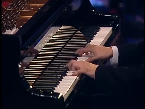 跪着看！李云迪2000年肖赛演奏平静的行板与华丽的大波兰舞曲，Op.22