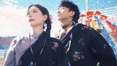 故事的开头总是这样，适逢其会猝不及防，故事的结尾总是这样...