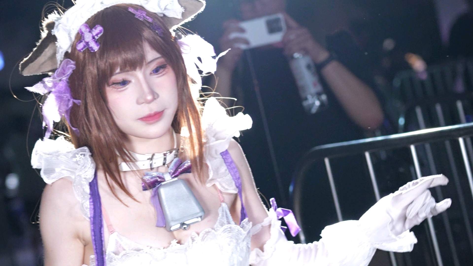 Kashino Cow Maid Costume Cos] - What a big bell!