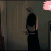 美女穿性感衣服诱惑男子，不来男子更妖艳，美女直接扑上去