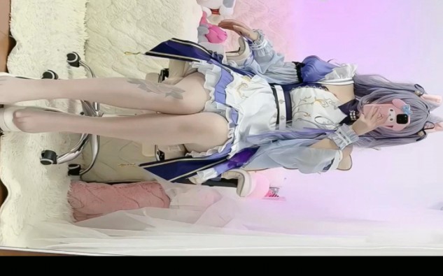 Here comes long legged Kakaru! Tai looks hot!