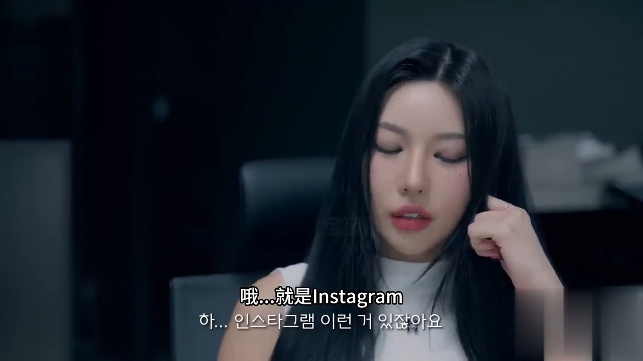 【P69】【女上司的秘密ep4】上司，你的丝袜破了！（隐藏剧情）