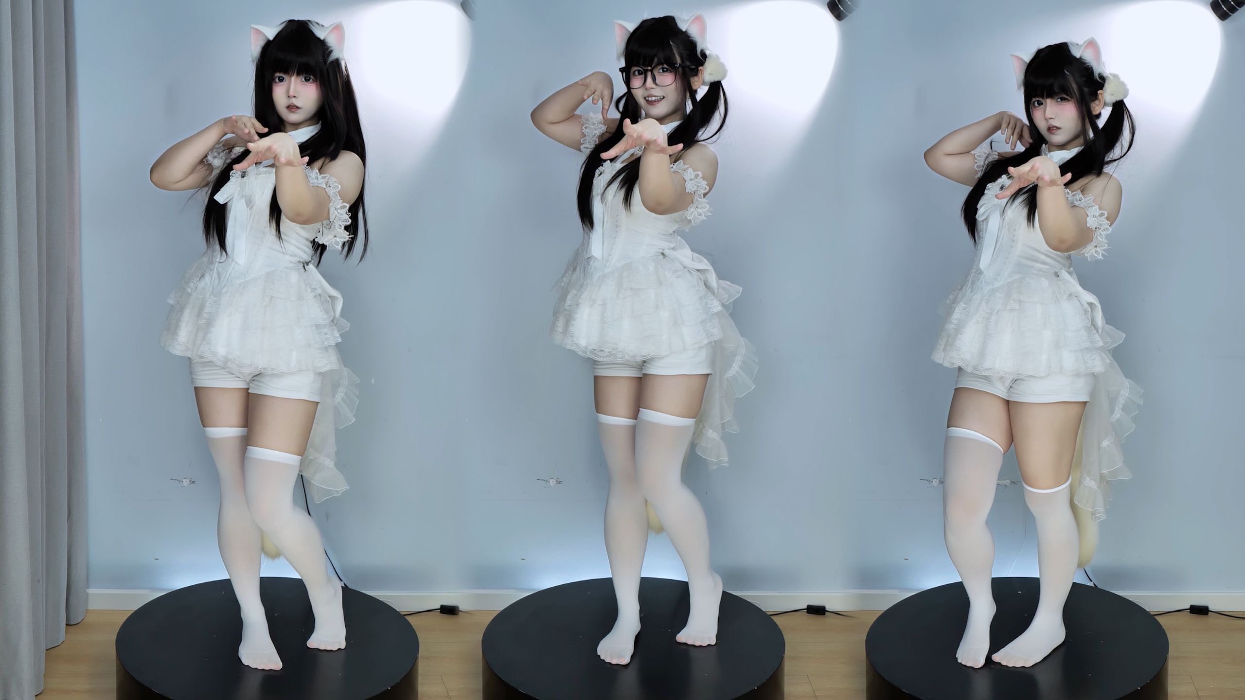 [Balls] Three splits for three times the pleasure! ♪ Trace the dj dance ♪