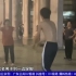 【粤语新闻】惠州：广场舞大妈侵占滑板场地 男子“退退退”还击