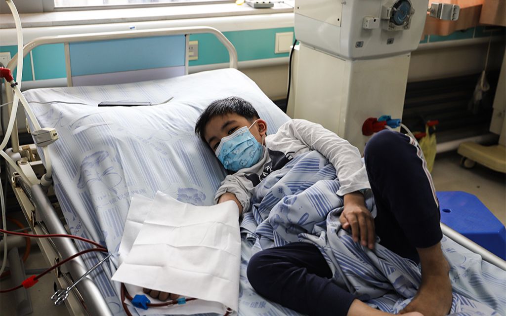 广东一9岁男童患重症求妈妈放手，哭诉：我不想治了，您还有哥哥