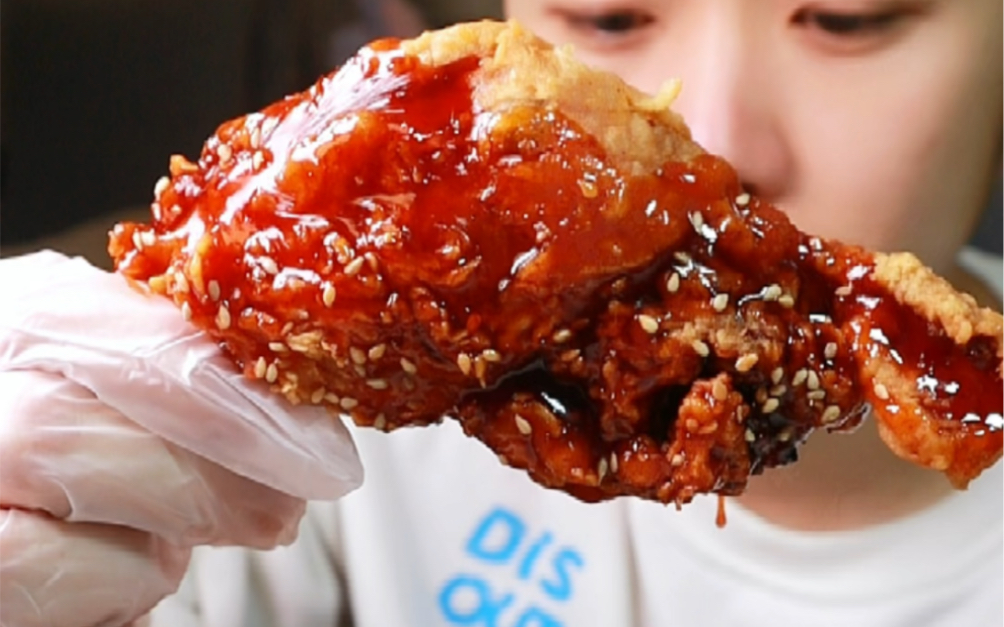 重辣鸡翅包饭+韩式炸鸡～你们喜欢吃鸡翅包饭吗？
