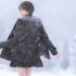 光腿在雪里拍照是什么感觉|带你看新年的第一场雪|制服少女在雪地里打滚
