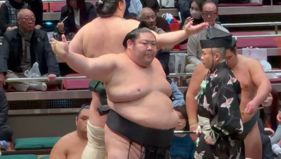 日本最重高级相扑选手 剑翔桃太郎