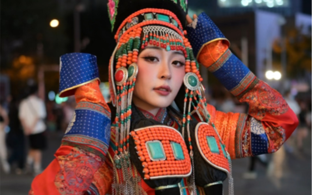 蒙古袍｜鄂尔多斯蒙古族女性传统服饰国风出行