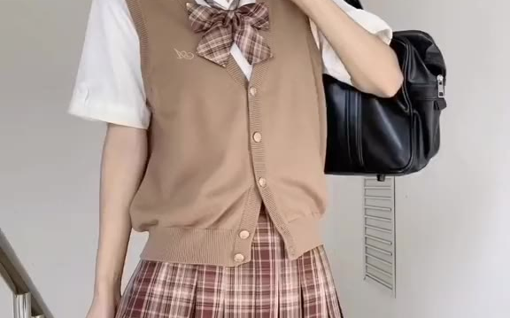 美女们 赶紧喊上你的姐妹们来拍照吧 jk制服 jks哔哩哔哩bilibili