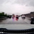 行车记录仪：暴雨积水，高速行驶易失控