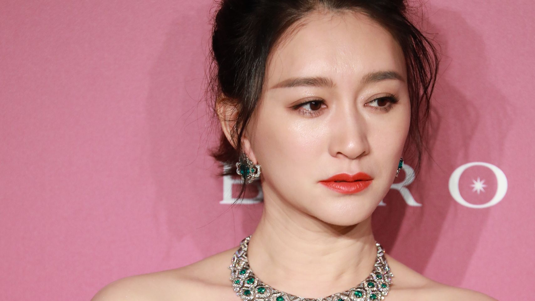 李小冉~丰腴美女拒绝白幼瘦