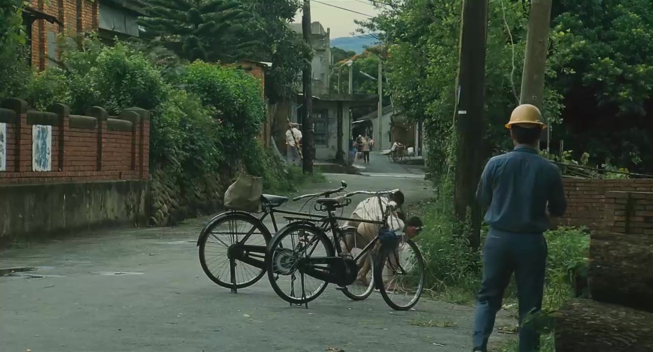 1986年电影大师侯孝贤自传色彩最浓厚作品《童年往事》2 / 9