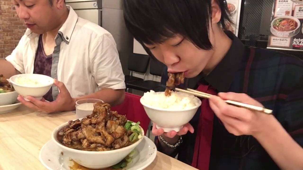 【日本大胃王-draco耳机小哥】大食い→肉汁麺
