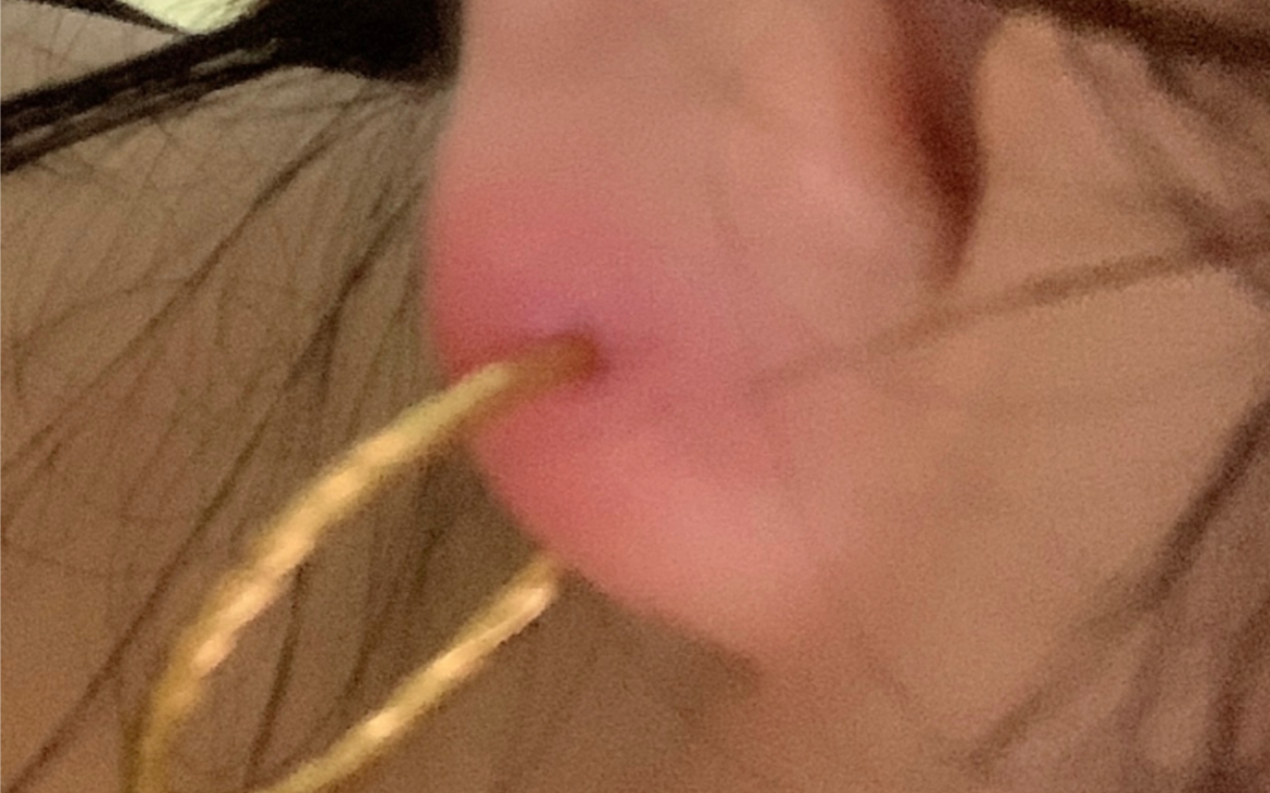 打完耳洞第三天！换了个暴发户纯金大耳环！次次冒🩸，悲伤难止！