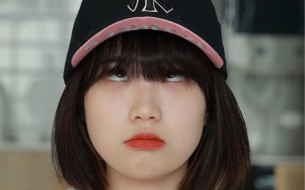 你戴帽子挡眼还不好看？一分钟教会 #刘海女生  怎么戴帽子最好看！#戴帽技巧 #帽子控