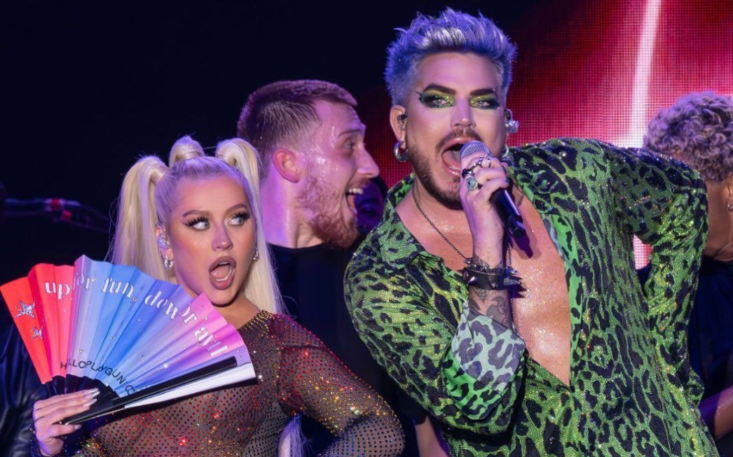 双魔合体！Christina Aguilera与Adam Lambert合唱果酱女郎！