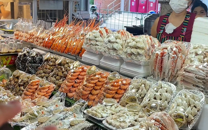 泰国美食：藏在“富人区”菜市场里的那些美味们