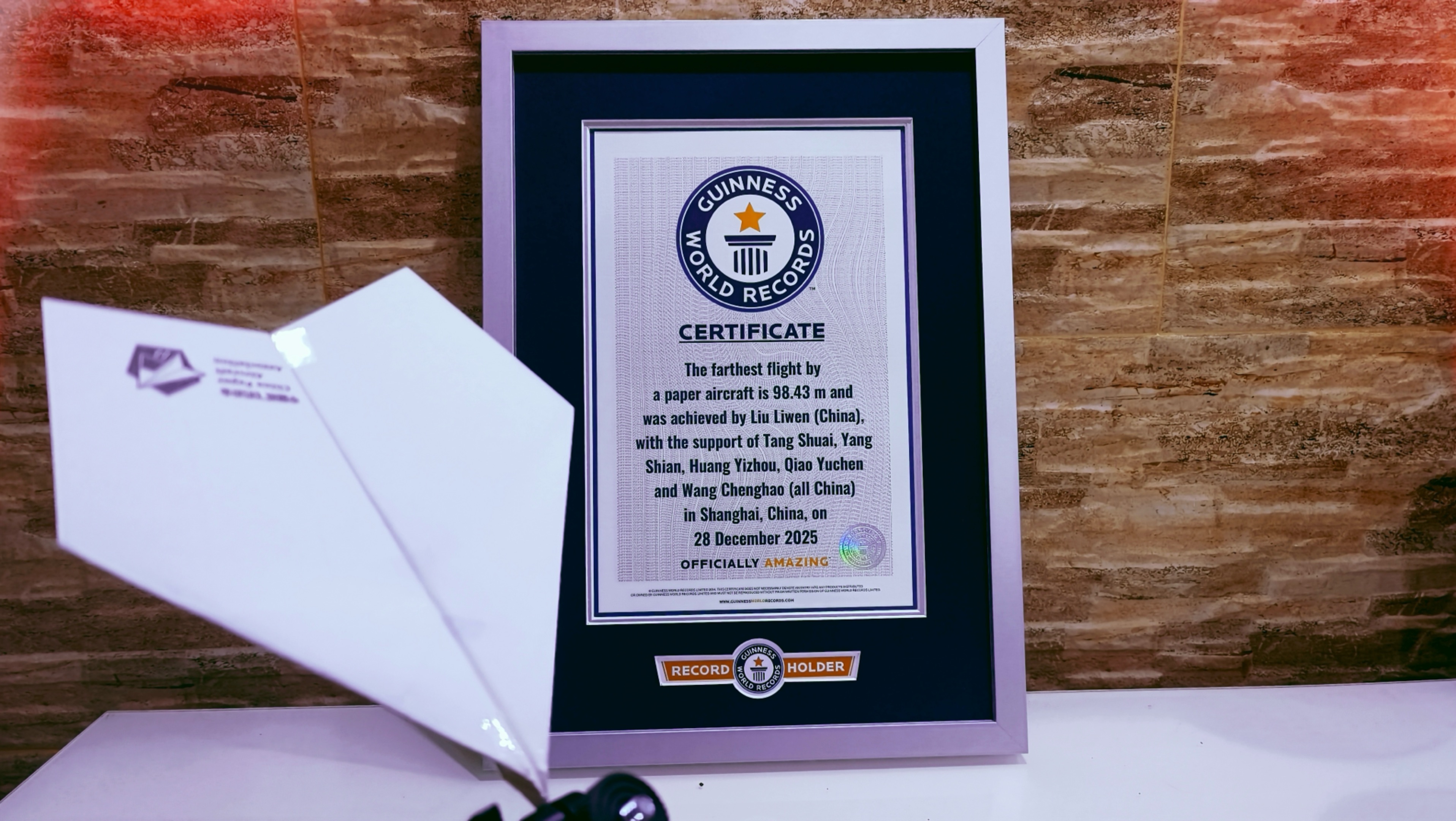 【教程】新的纸飞机吉尼斯世界纪录!飞行98米的纸飞机Research原型机Firefly5教程发布！