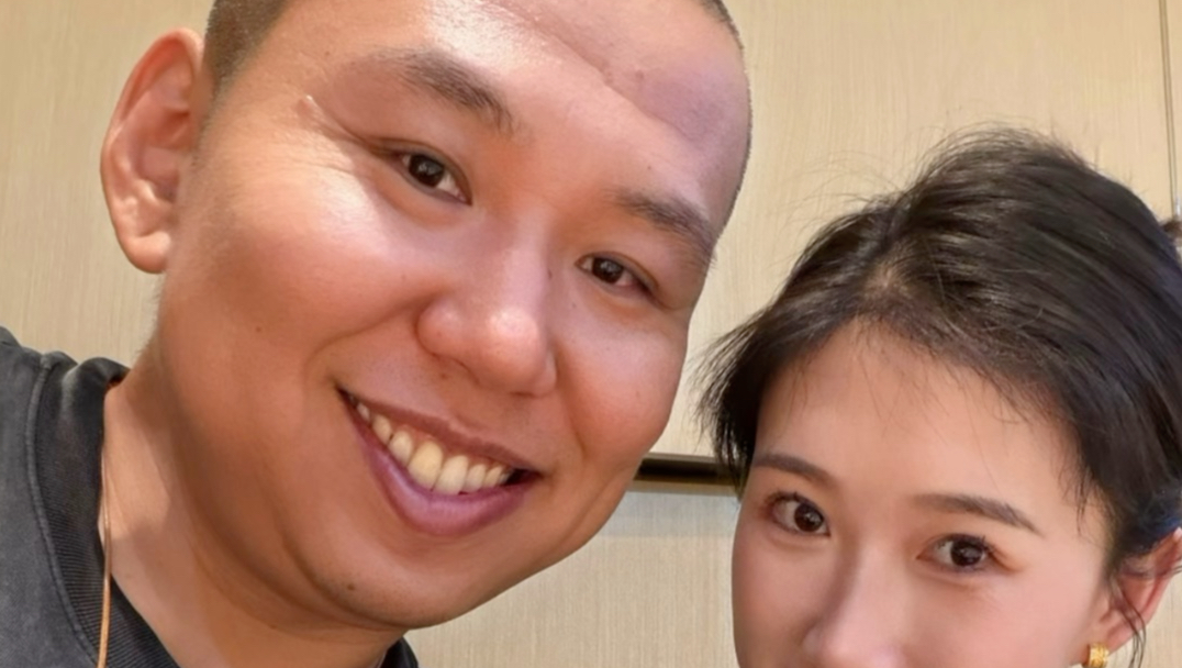 岁数都这么大的人了，还这么重的包袱