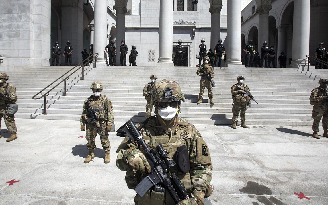 国会大厦暴乱事件，美民众突然发现“不对劲”：国民警卫队不见了