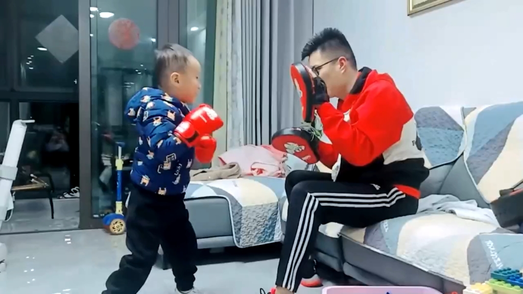 儿童拳击