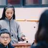 初中可爱小萝莉表演  引来众人围观！感动到落泪