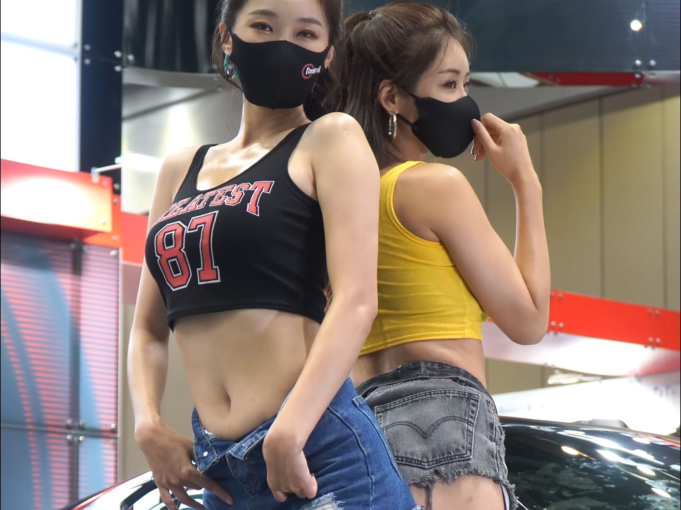 Miss Jin Yuri & Yu Dayeon's Hot Auto Show Outfits