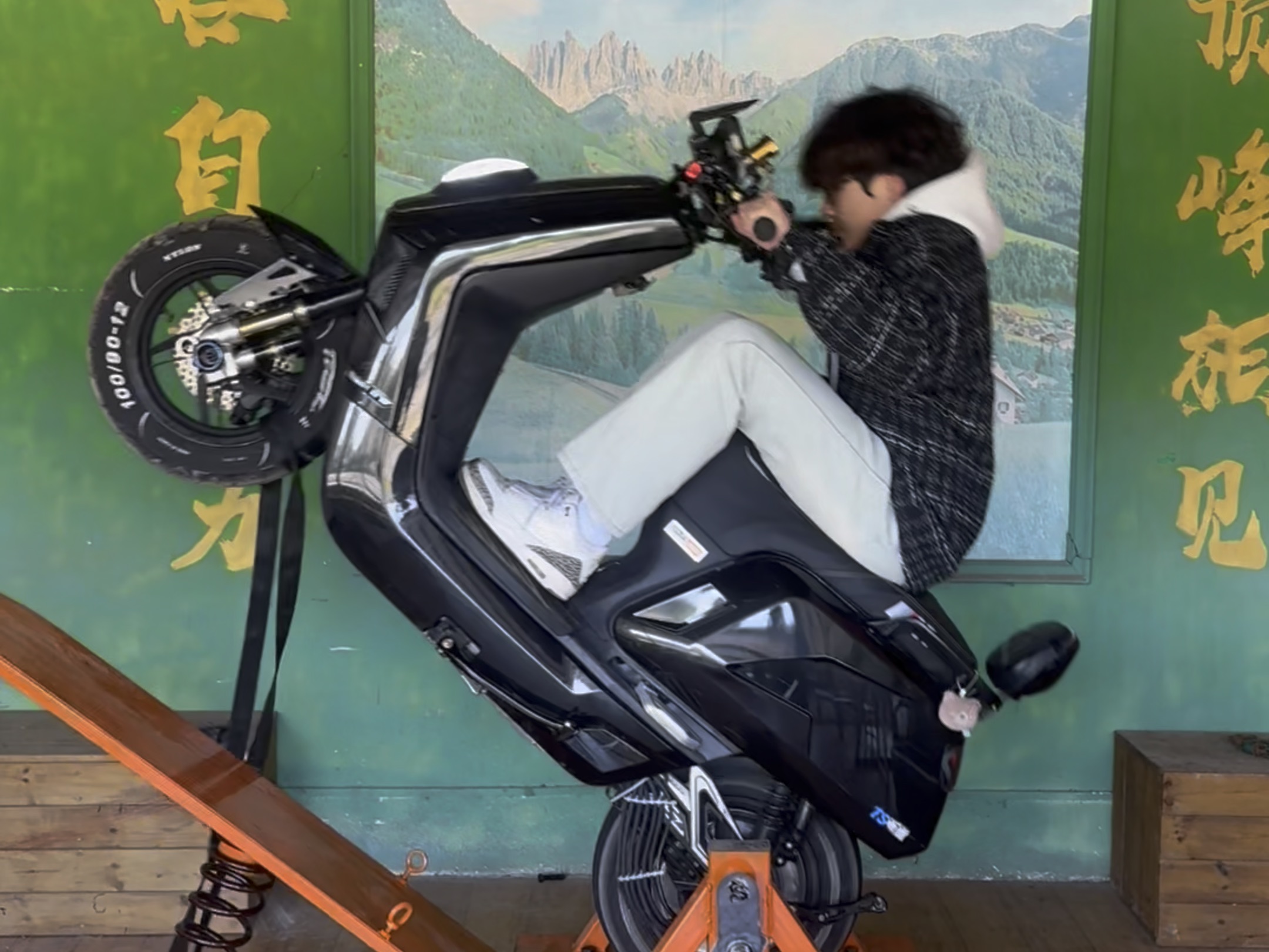 少爷、以后就在家里翘头吧！蜀黍在不用担心你路上翘头了
