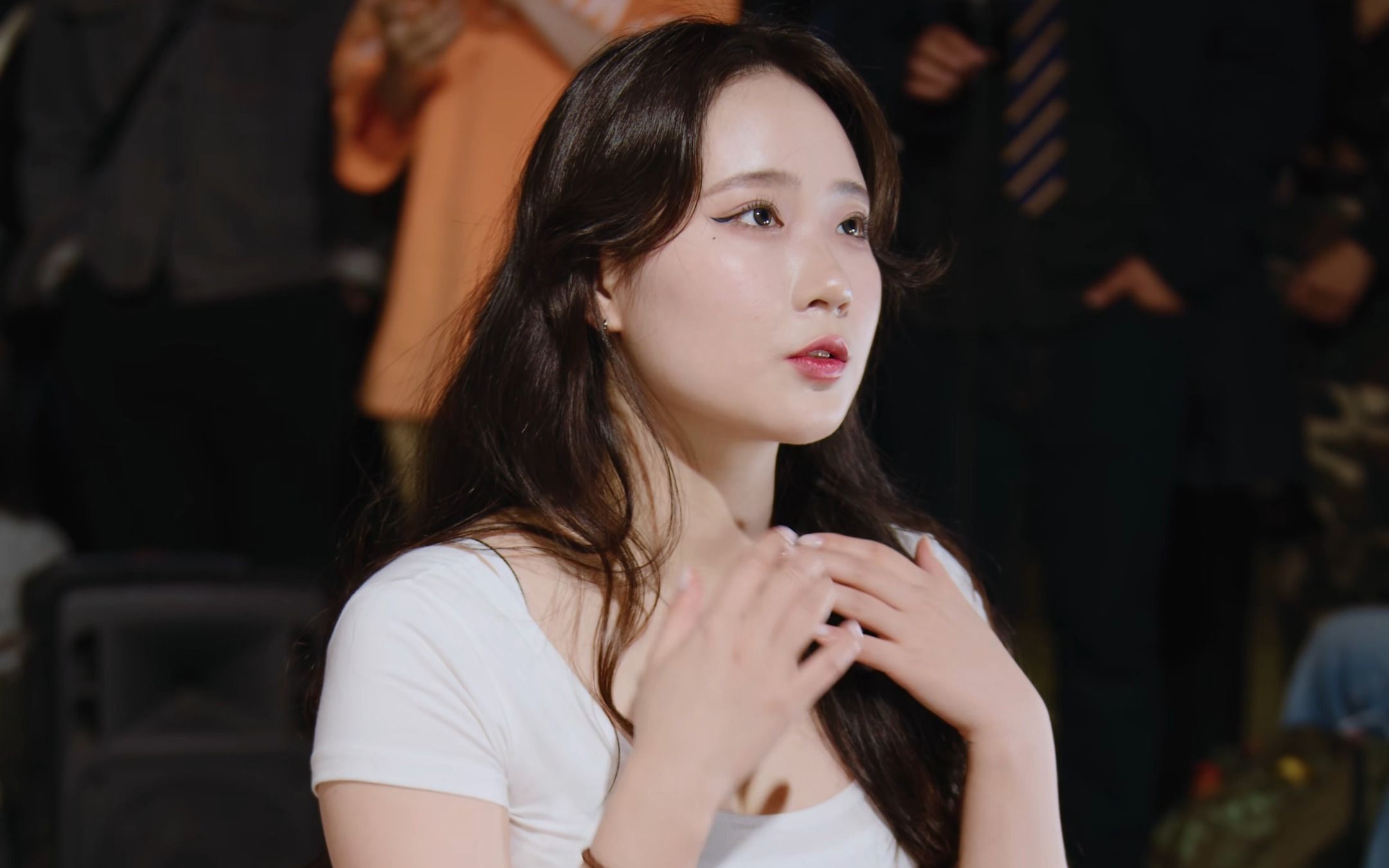 Jung In, OOH-AHH, Outdoor