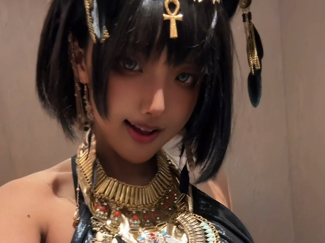 Wow. Cat Goddess Bester.