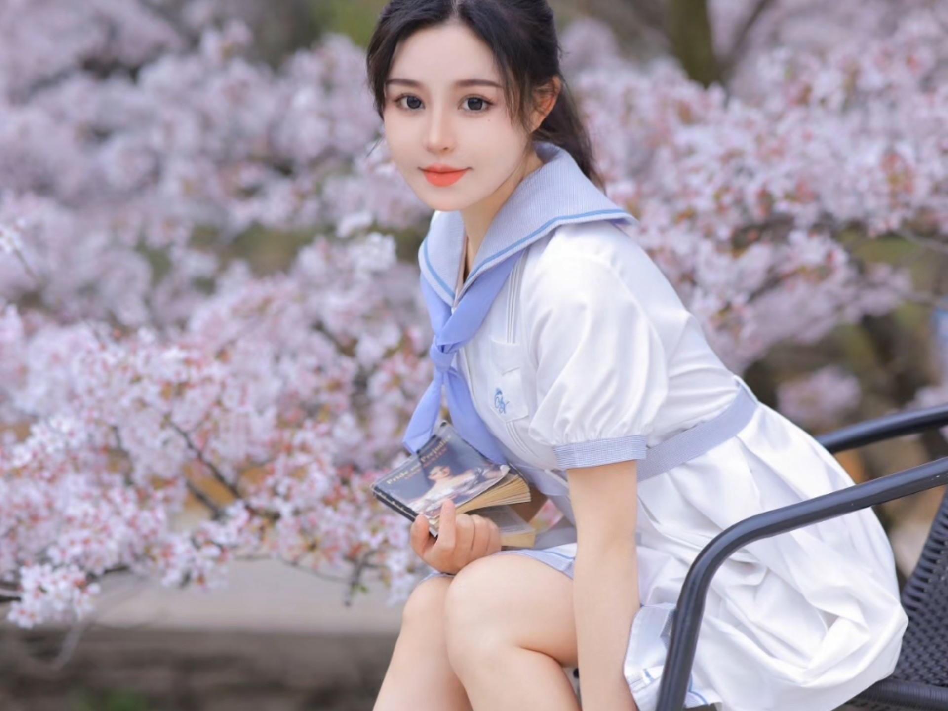 Spring Warmth Sauce, on the way to school