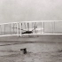 【左右视频】莱特兄弟发明的飞机为何飞得又高又稳？只因加了这项中国发明