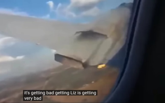 乘客拍下的飞机坠毁视频