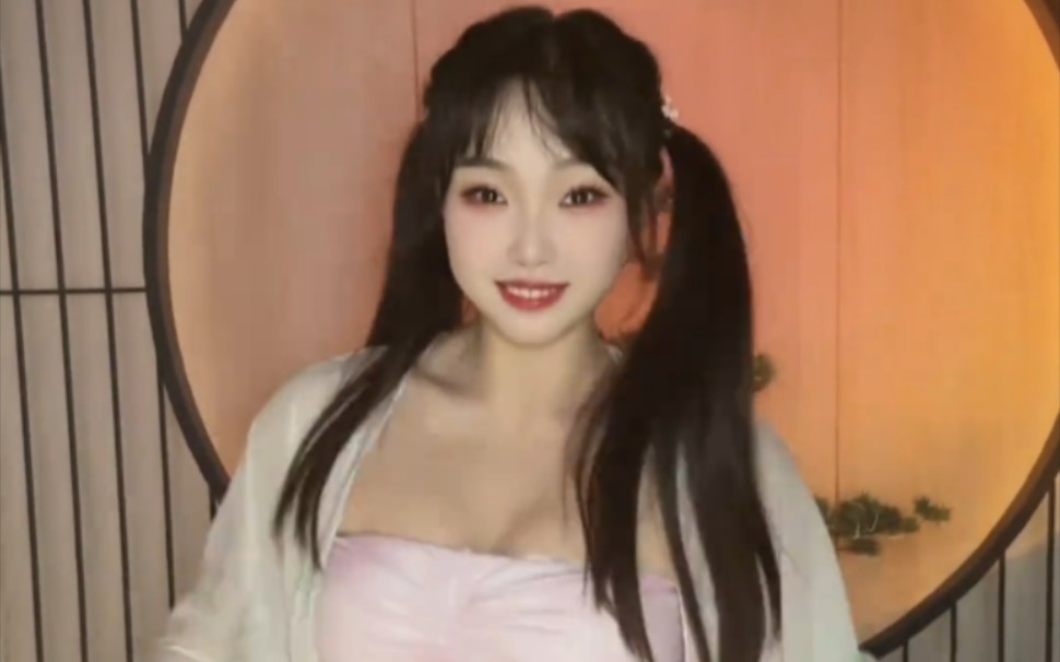 I hear you like ponytails.