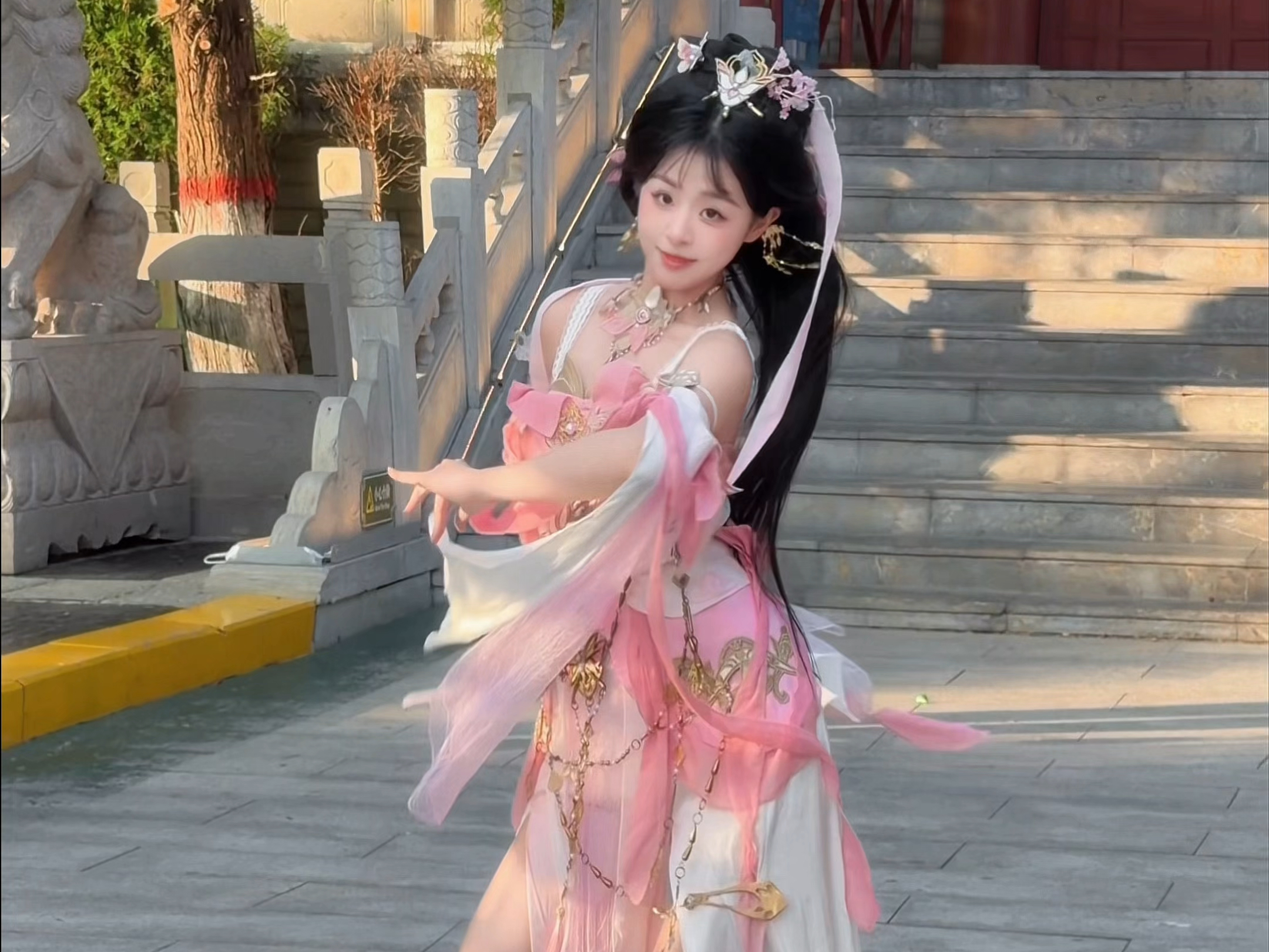 坐高楼赏小曲