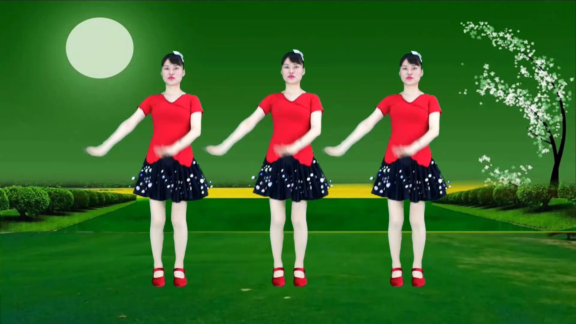 广场舞《月亮啊月亮》超美水兵舞，一遍跳不够