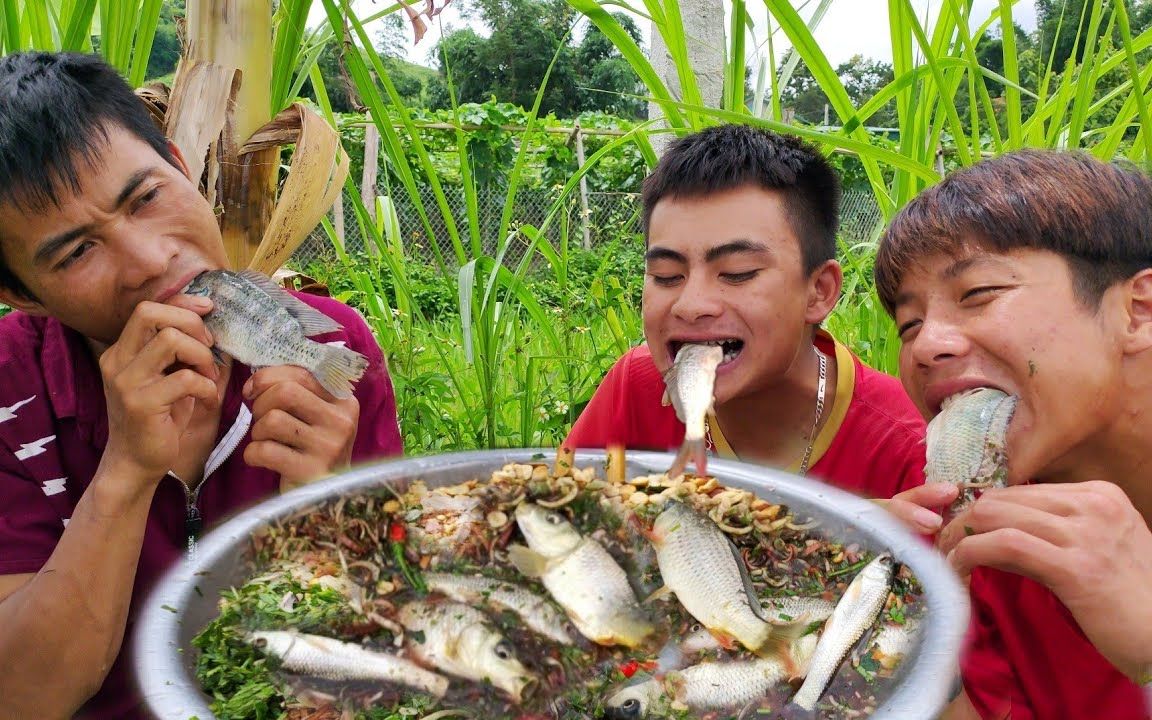 越南名菜，活鱼沙拉，让你真正体会什么叫着生吞活剥