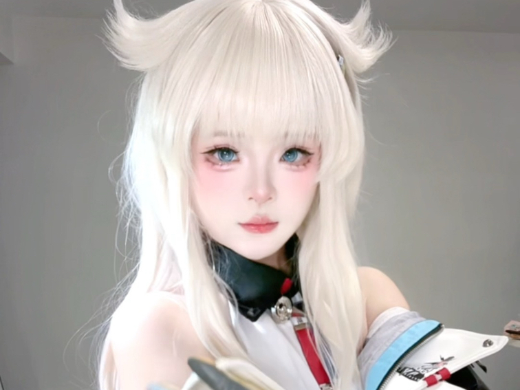 鹈鹕这个冷脸萌～