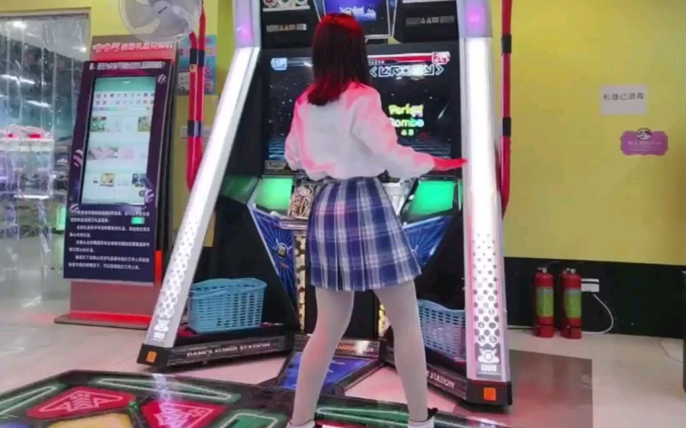 [Chise] OH MY GIRL-DOLPHIN DANCING MACHINE [e DANCING INTO FAMOUSNESS]