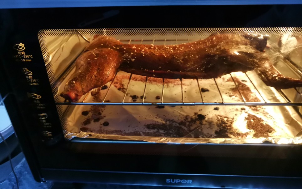 在家用烤箱做一只鲜嫩的烤全兔