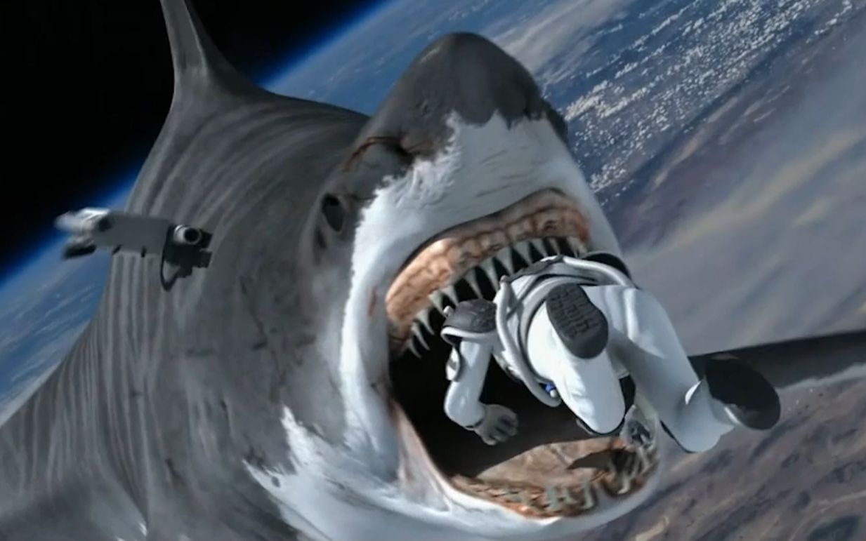 小伙消灭鲨卷风鲨鱼竟然跑到太空复仇这种鲨鱼我是没见过