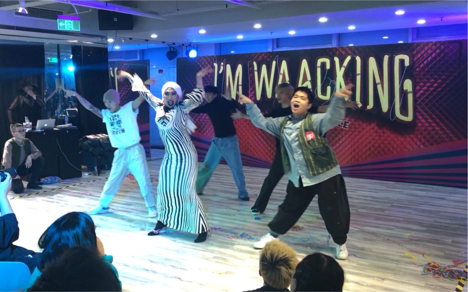 I'm waacking VOL.2 榨汁秀 浩姐哔哩哔哩 (゜゜)つロ 干杯~bilibili