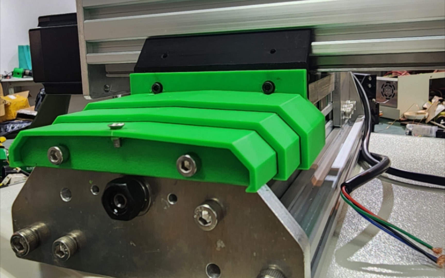 未成年小机床的伸缩防尘罩