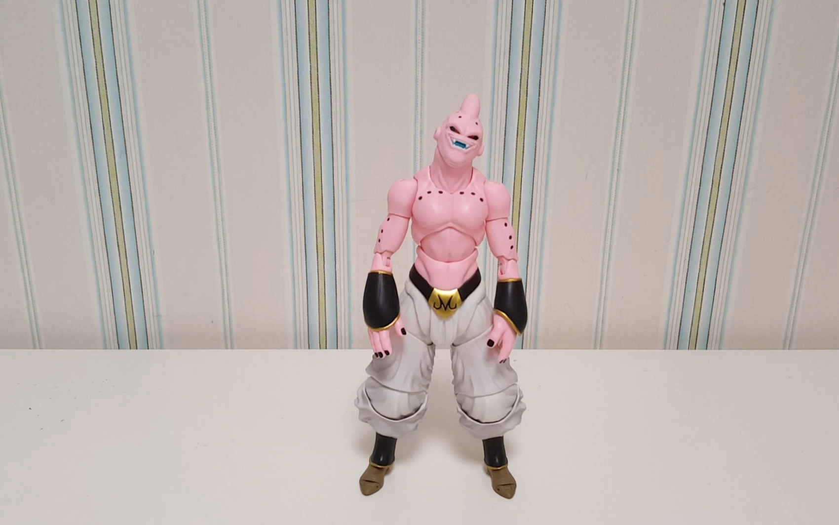 万代shf七龙珠瘦魔人布欧