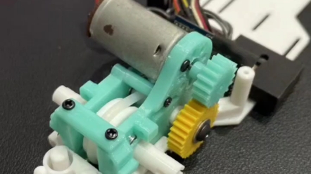 当你正好想玩车，又有3D打印机的时候，那就自己做一台吧～